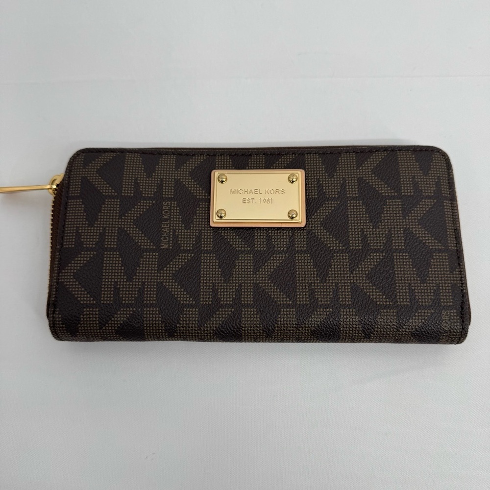 MICHAEL KORS BROWN PVC,GOLD ZIP AROUND CONTINENTAL WALLET,CLUTCH